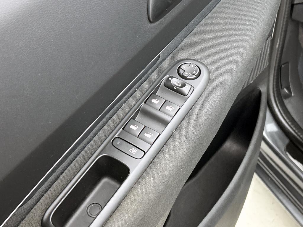 Peugeot 5008 130 pk style 7 persoons | rijklaar | trekhaak | panoramadak | 