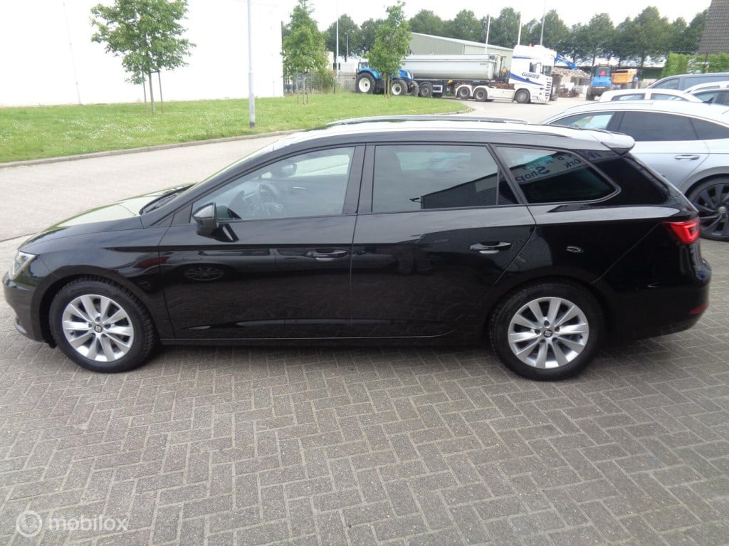 Seat Leon Sportstourer st 1.0 ecotsi style business/airco/led/pdc/automaat 