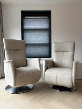Set van 2 Prominent sta-op relax fauteuils (ZGAN!)
