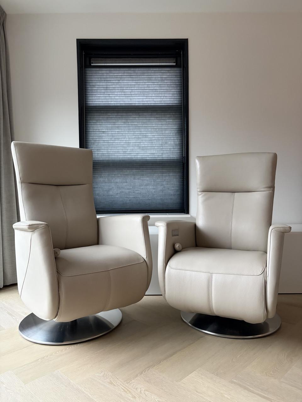 Set van 2 Prominent sta-op relax fauteuils (ZGAN!)