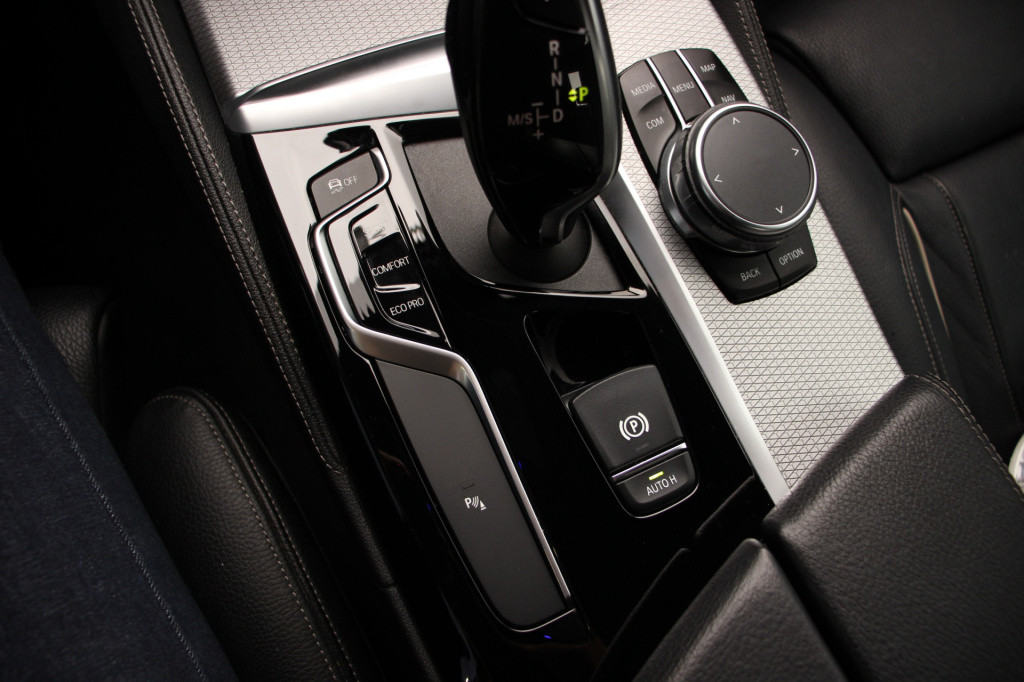 BMW 5 Serie 520i high executive m-sport | orig. nl | dealeronderhouden