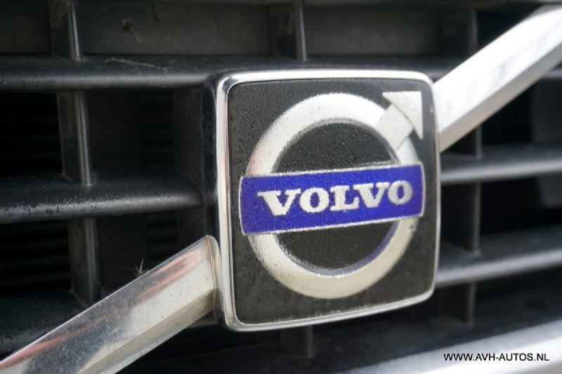Volvo S60 2.4d, leer + clima!