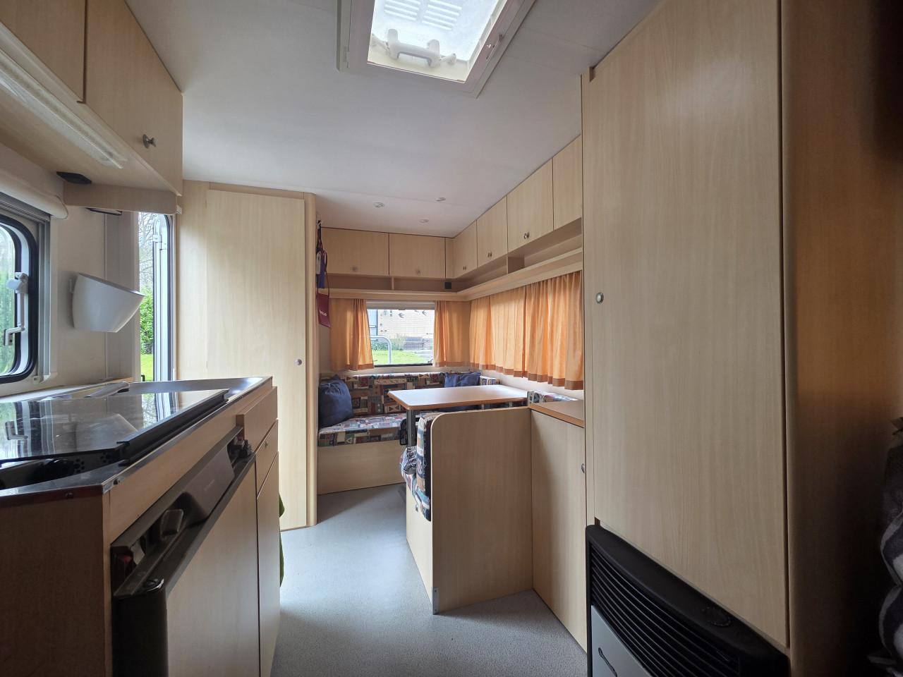 Complete delta caravan met mover + voortent instapklaar