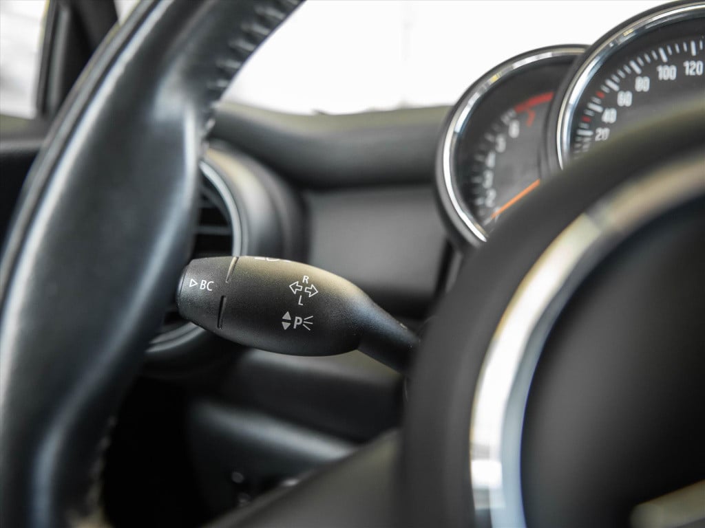 Mini One mini 1.2 102pk business | navigatie | bluetooth | park. sensoren |