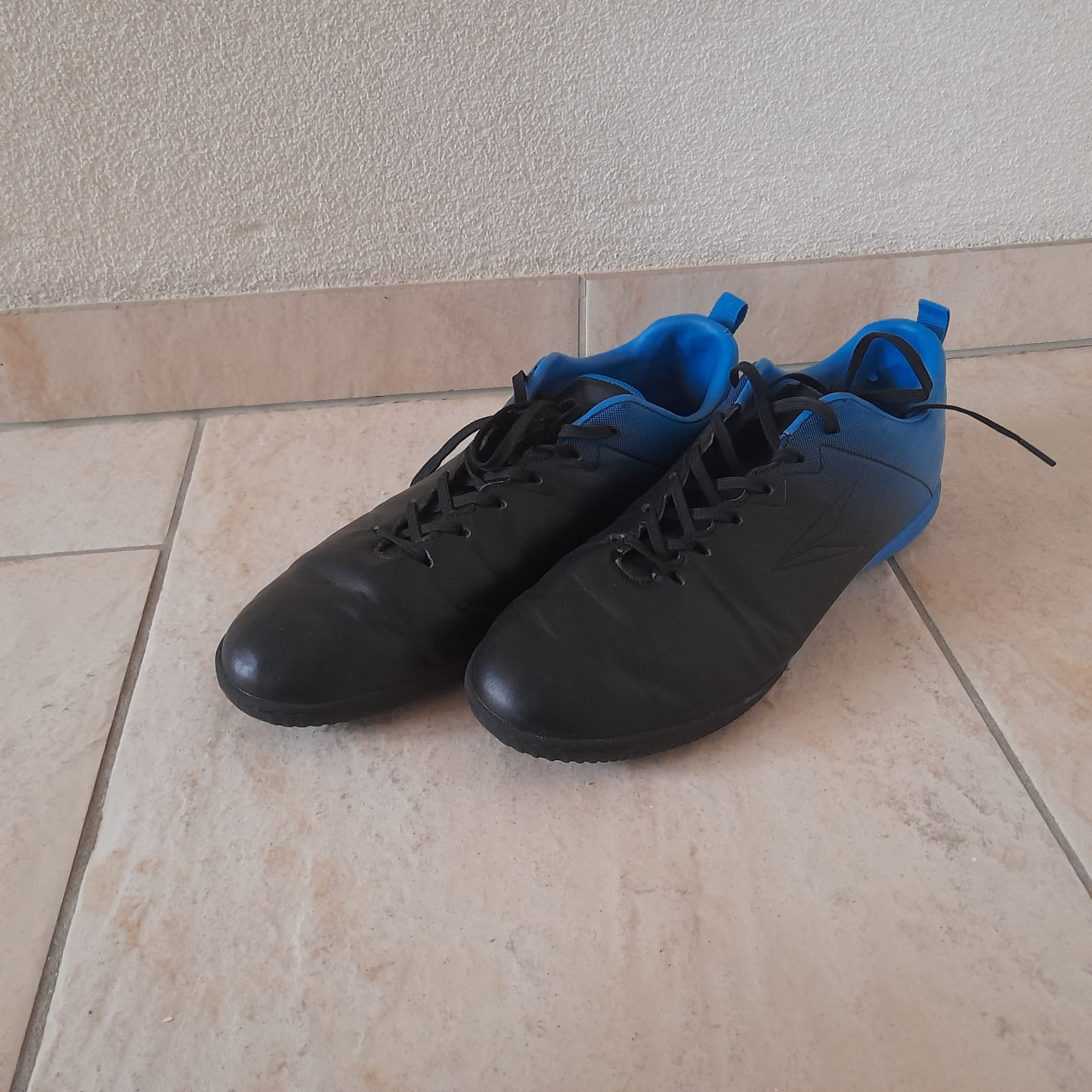 Gymschoenen maat 40 ( in goede staat )