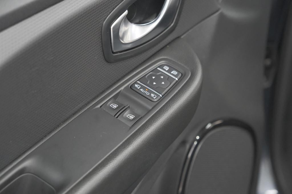 Renault Clio tce 90 zen | navigatie | parkeersensoren | climate control