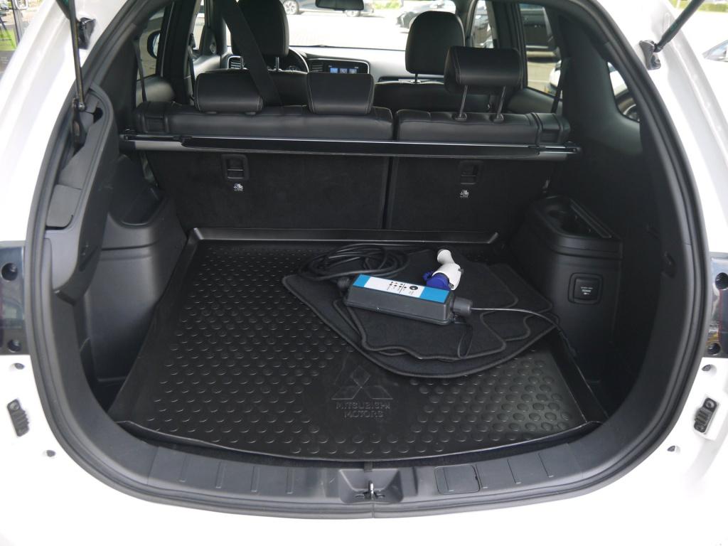 Mitsubishi Outlander 2.4 phev instyle|trekhaak|rijklaar