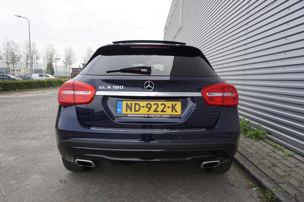 Mercedes-Benz Gla-klasse 180 ambition airco / navi / cruise / pano / parkee