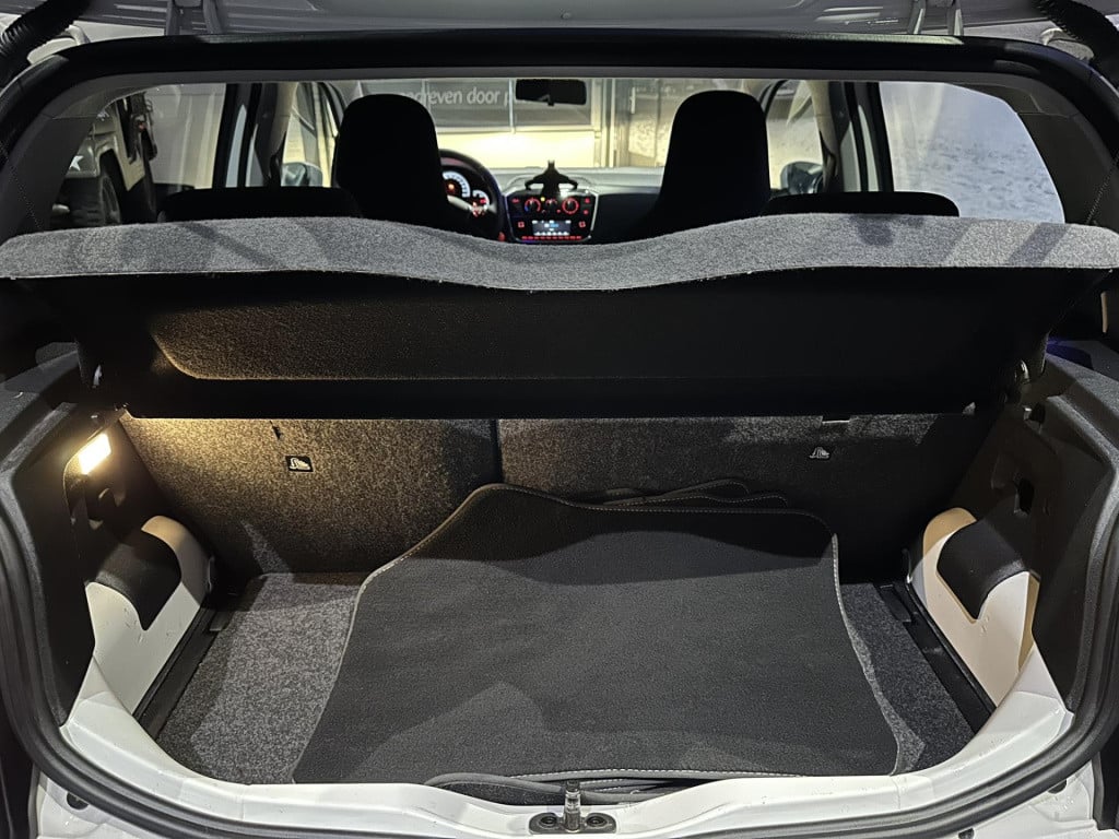 Volkswagen UP! 1.0 bmt move up! *camera*pdc*cruise*