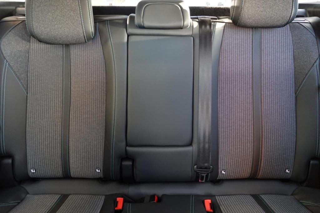 Peugeot 3008 1.6 hybrid 225 allure