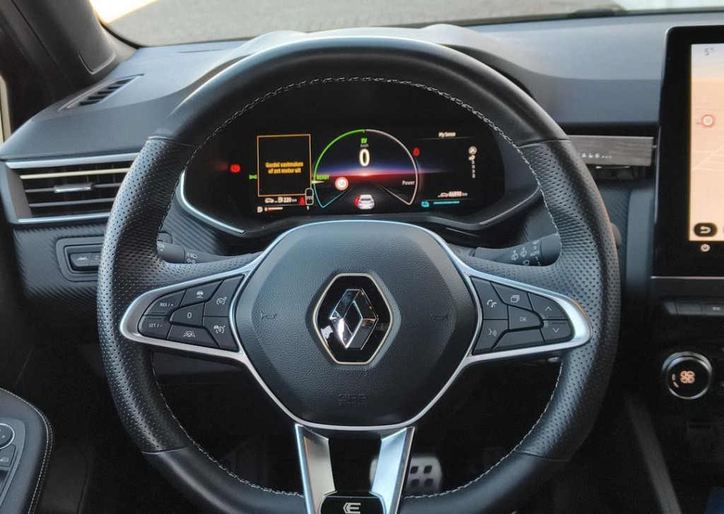 Renault Clio 1.6 e-tech hybrid 145 e-tech engineered