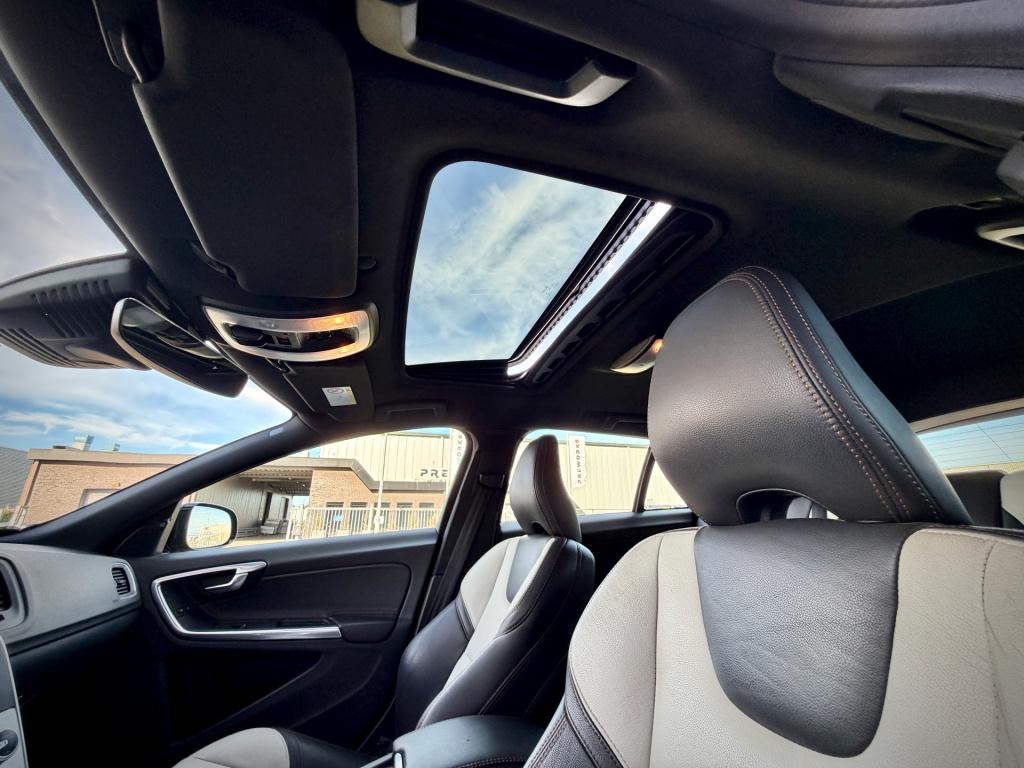 Volvo V60 cross country 2.0 t5 summum leder ecc dak