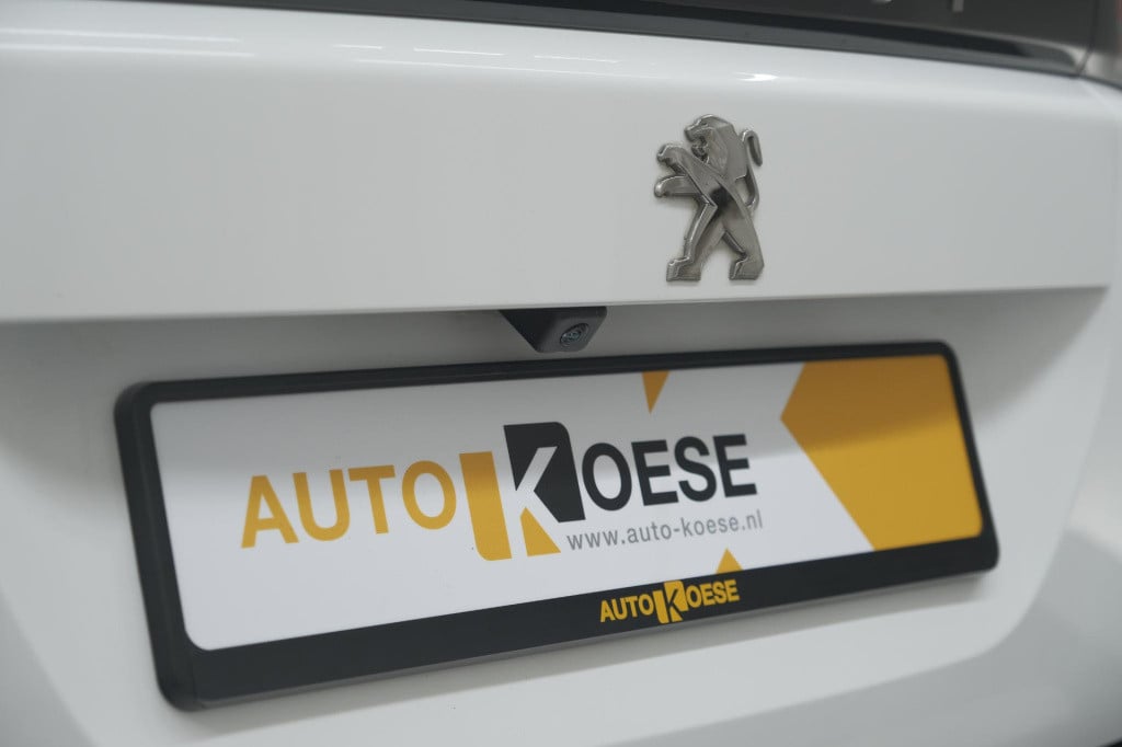 Peugeot 2008 puretech 130 allure | trekhaak | camera | navigatie | parkeers