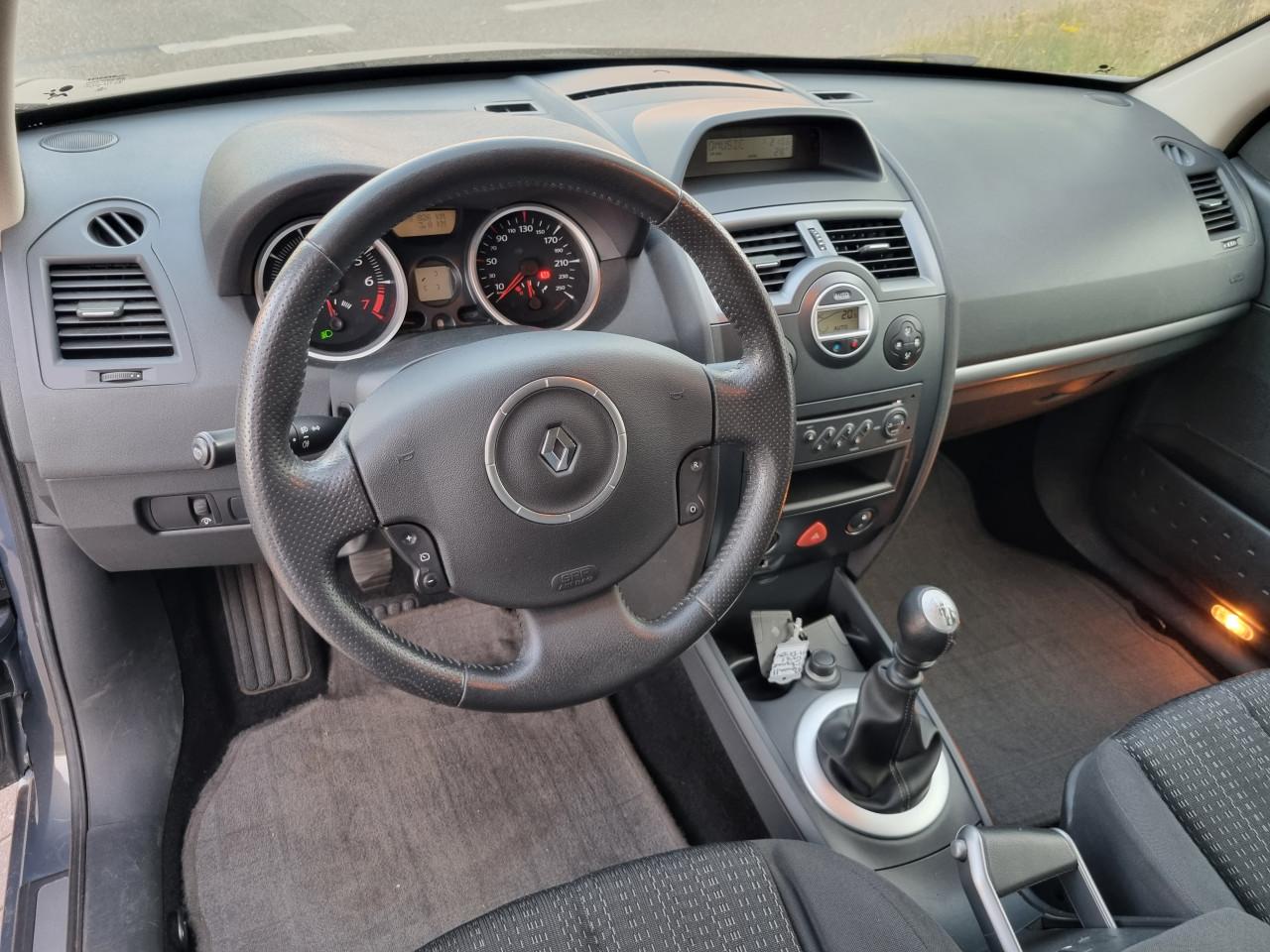 Renault Mégane Grand Tour 2.0-16V Privilège | 2e Eigenaar | Trekhaak