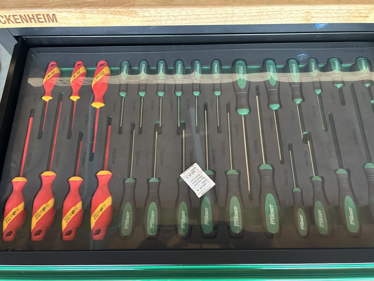 Gereedschapswagen Jungwille compleet gevuld 272-delig, nieuwprijs 7999,-