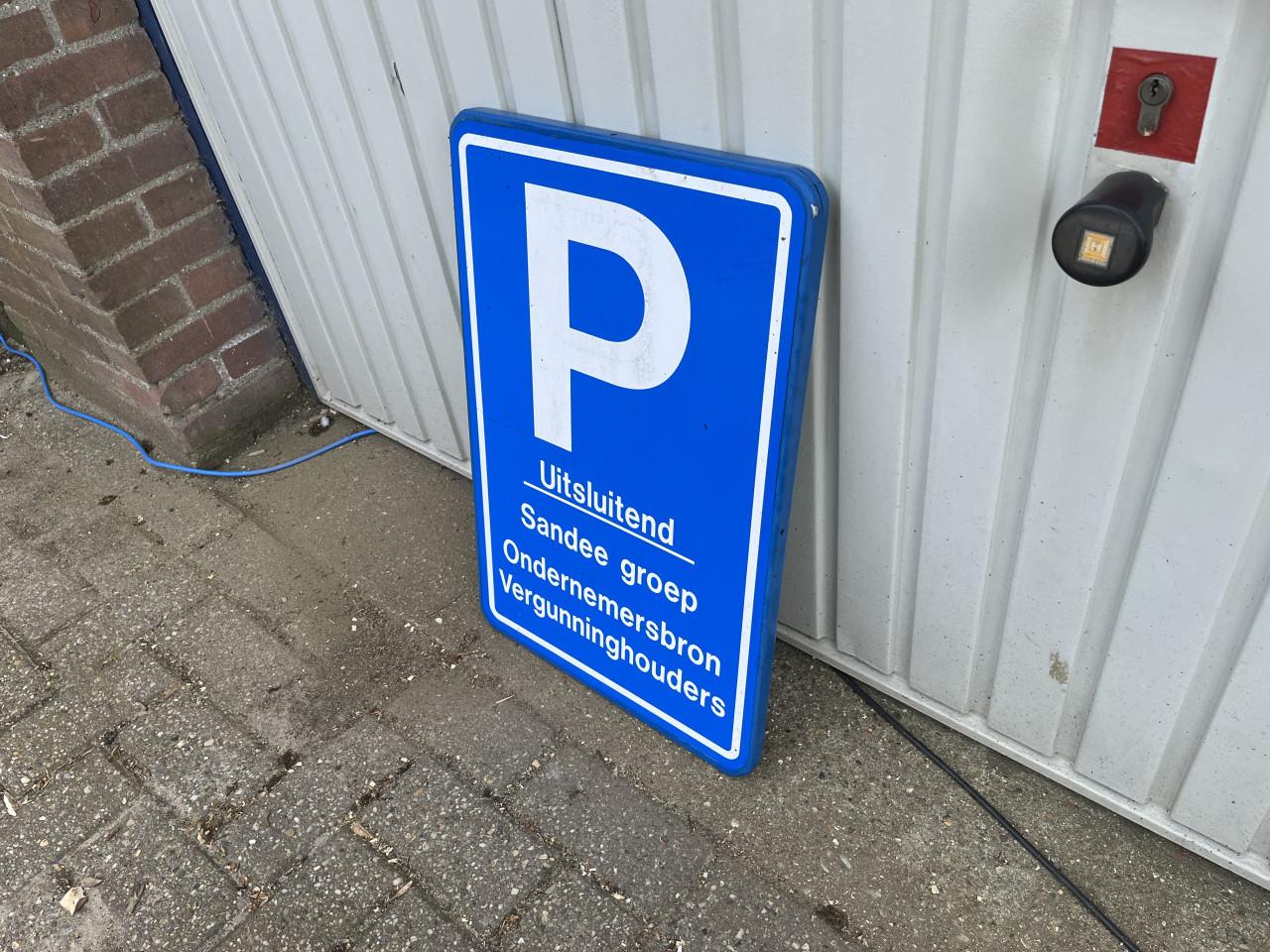 Verkeersbord "Vergunningshouders"