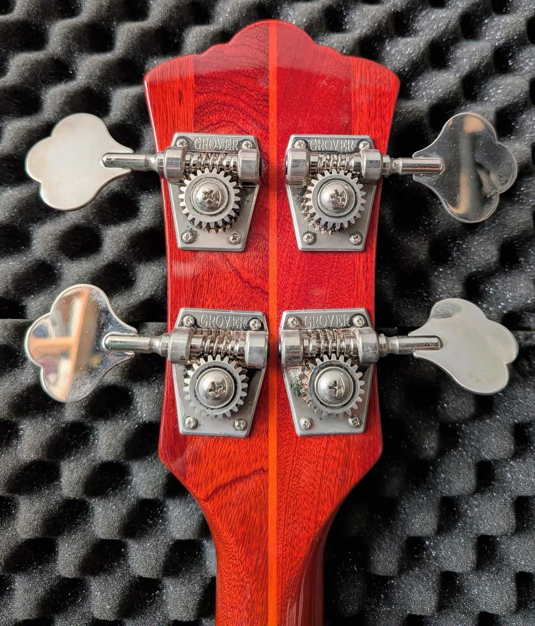 Guild Starfire 2 elektrische semi hollow-body basgitaar