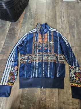 Adidad vest