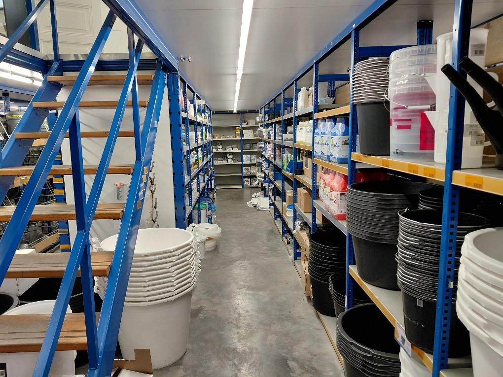 Magazijnstelling entresol 9x11 m1 te koop met vloer compleet