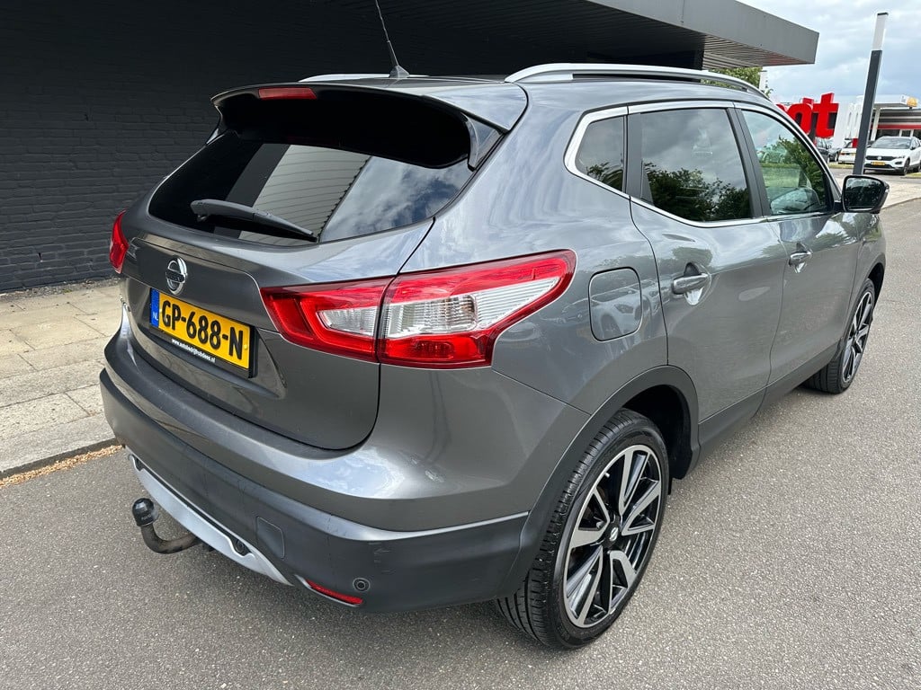 Nissan Qashqai 1.6 turbo tekna // 1500kg trekvermorgen //
