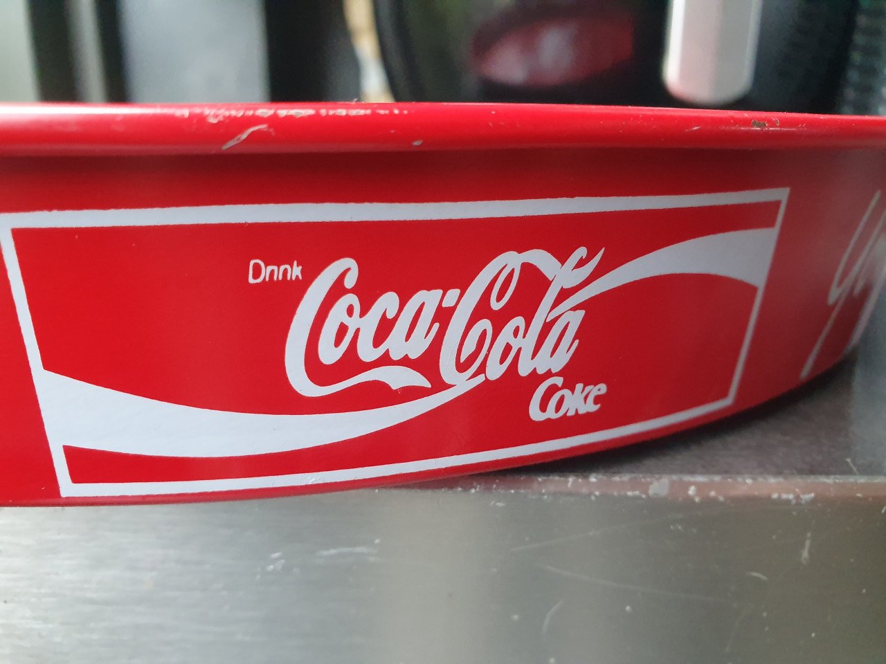 Mooi vintage jaren 70 coca cola dienblad van metaal te koop...