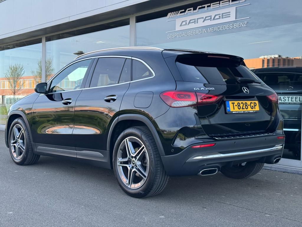 Mercedes-Benz Gla-klasse 200 amg line automaat , wegklapbare trekhaak , ach