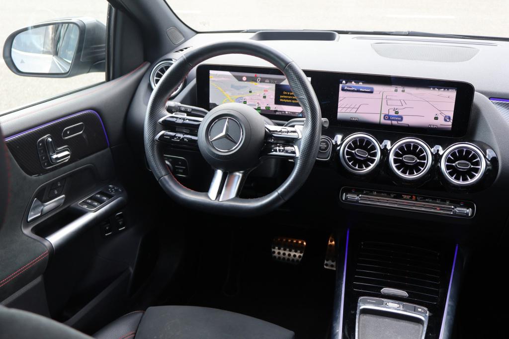 Mercedes-Benz B-Klasse 250 e amg line l panoramadak l 360 camera i head-up 
