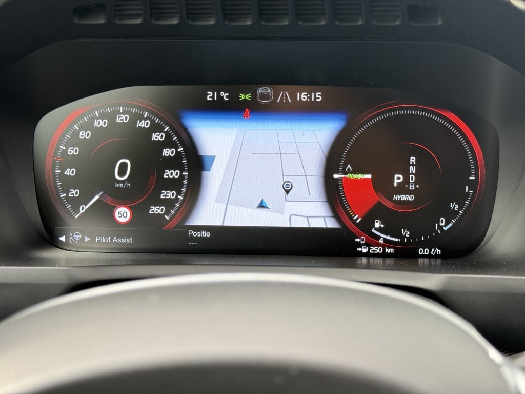 Volvo XC90 t8 390pk recharge r-design| panodak| adap.cruise| trekhaak| 360c