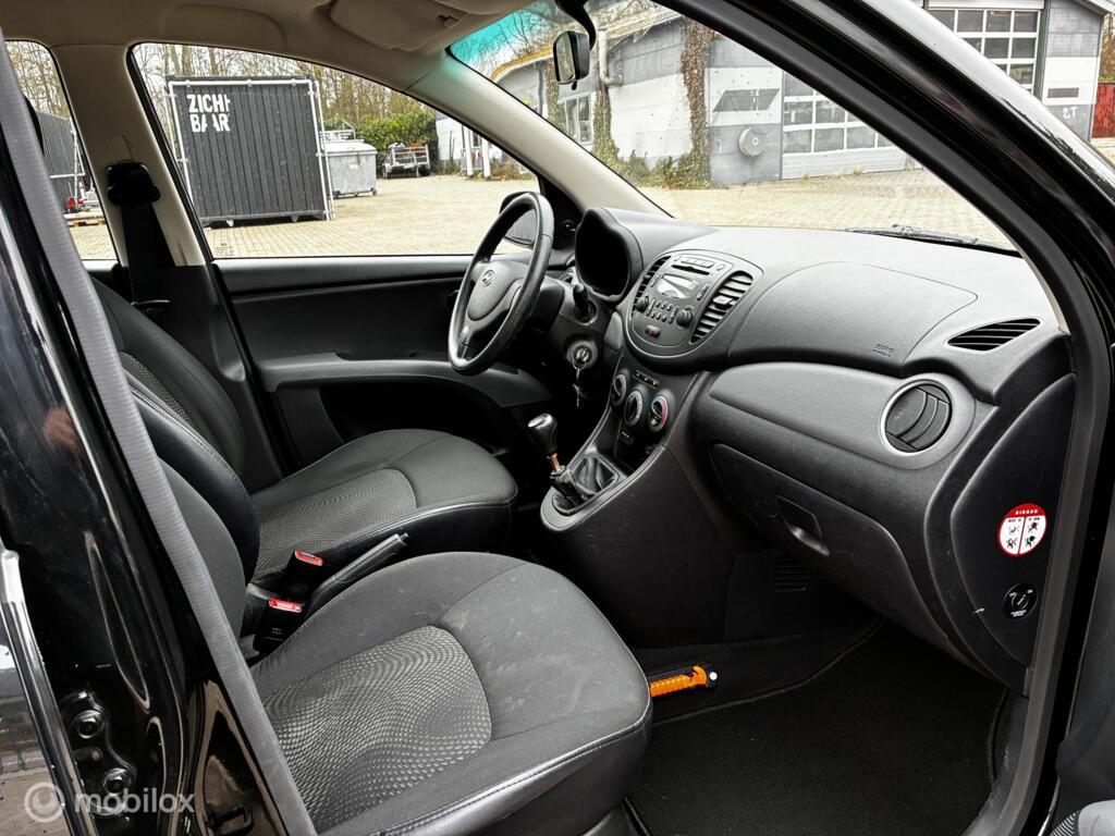 Hyundai i10, 1.0 i-Drive Black Pack Airco km105.063 Nap 5Deurs BJ2013