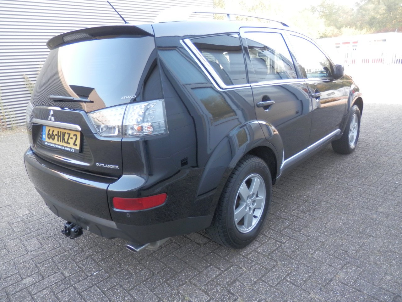 Auto Garant Biedt Aan: Mitsubishi Outlander 2.4 Instyle Automaat