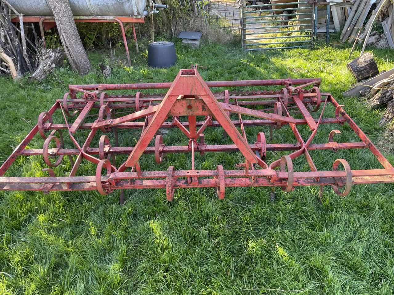 Triltand cultivator