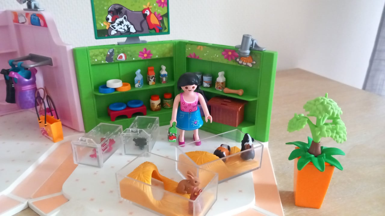 Playmobil winkelcentrum: sportzaak,dierenwinkel,damesmodesetnr 9078