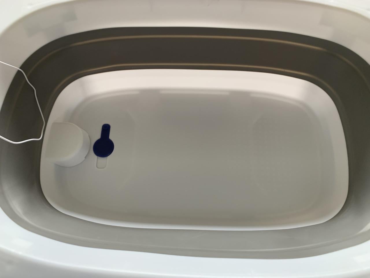 Opvouwbaar babybadje Het badje heeft een ingebouwde thermometer