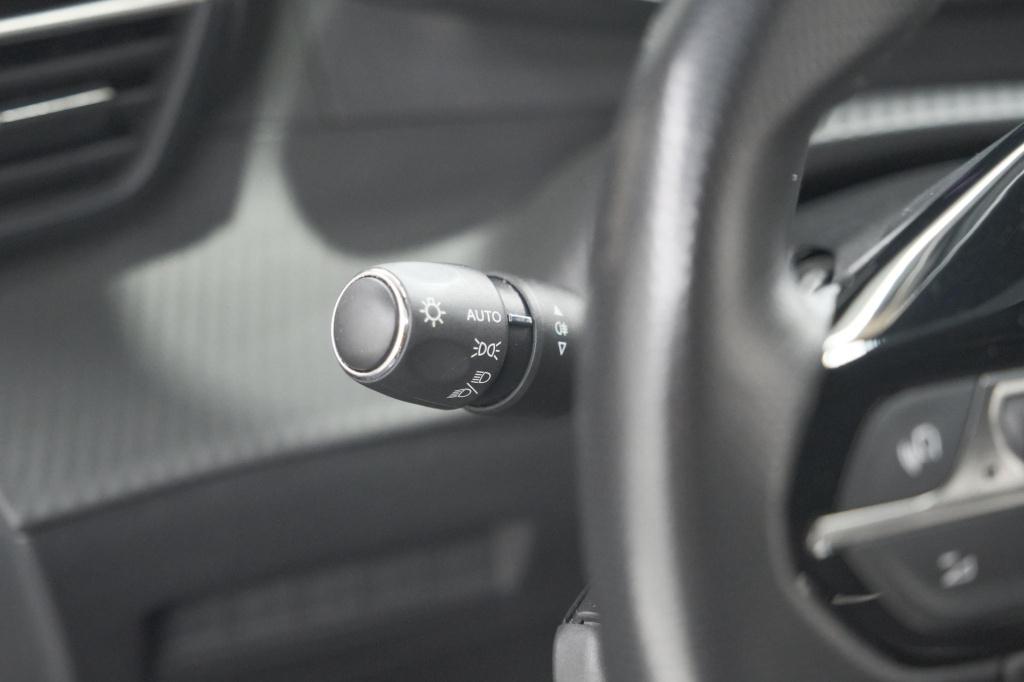 Peugeot 2008 puretech 130 eat8 gt | 360 camera | dodehoekdetectie | apple c