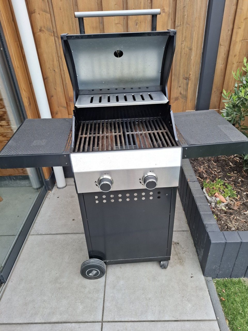 Gas barbecue