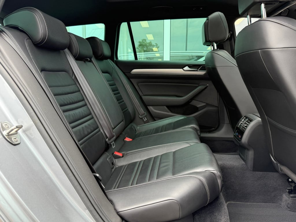 Volkswagen Passat variant 1.4 tsi act highline business r