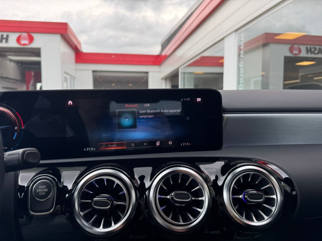 Mercedes-Benz A-Klasse 250 e business solution amg limited