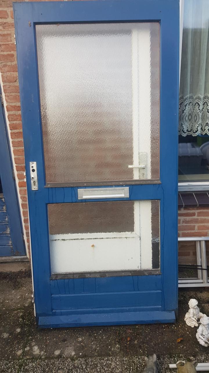 Hardhouten buitendeur