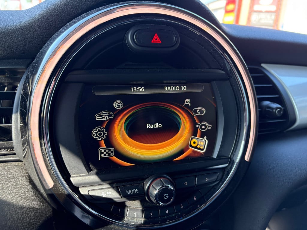 Mini Cooper Cabrio mini 1.5 chili business