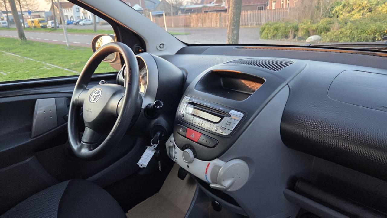 Aygo 5 Deurs | Dealeronderhouden | In zeer nette staat |