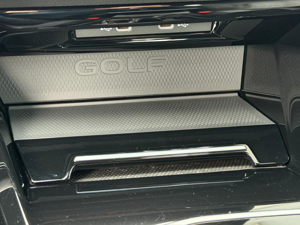 Volkswagen Golf 1.5 ehybrid gte 272pk | black style | trekhaak | iq light |