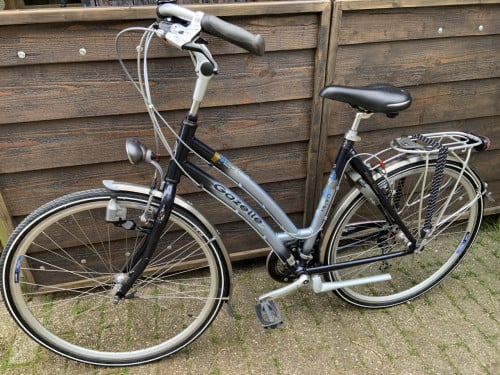 Damesfiets Gazelle Medeo Track & Trail 24 versnellingen. Sportief en mooi.
