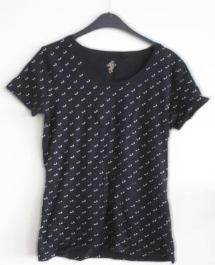 Shirt zwart met witte  stippen maat m