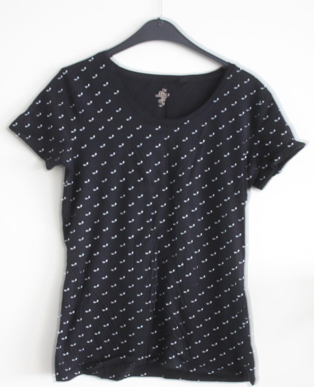 Shirt zwart met witte  stippen maat m