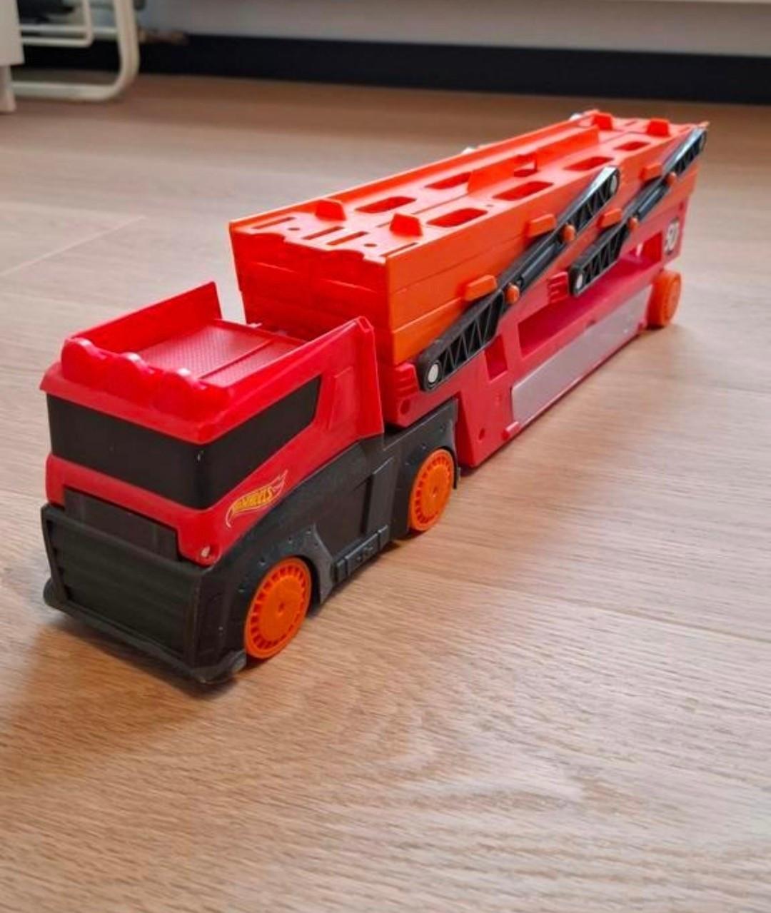 Hot on Wheels vrachtwagen