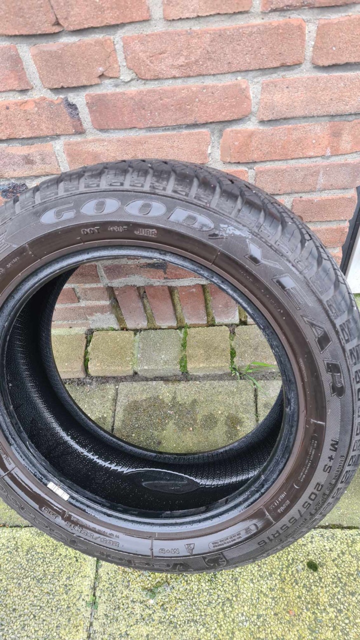 2X autobanden GOD YEAR  All Season- profiel 5 +-6mm-205X55 R16