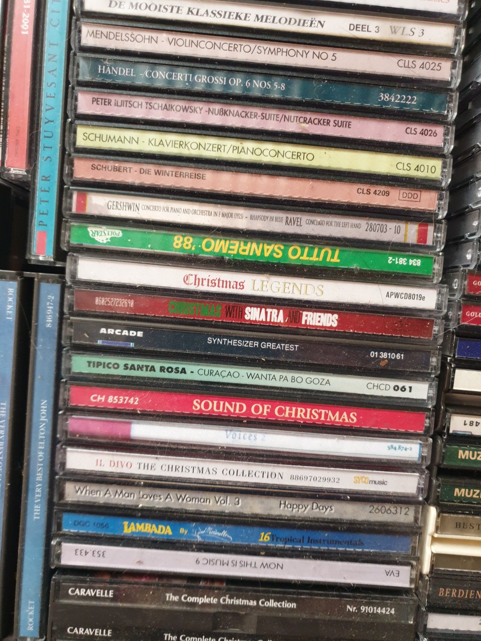 3 kratten vol cd's