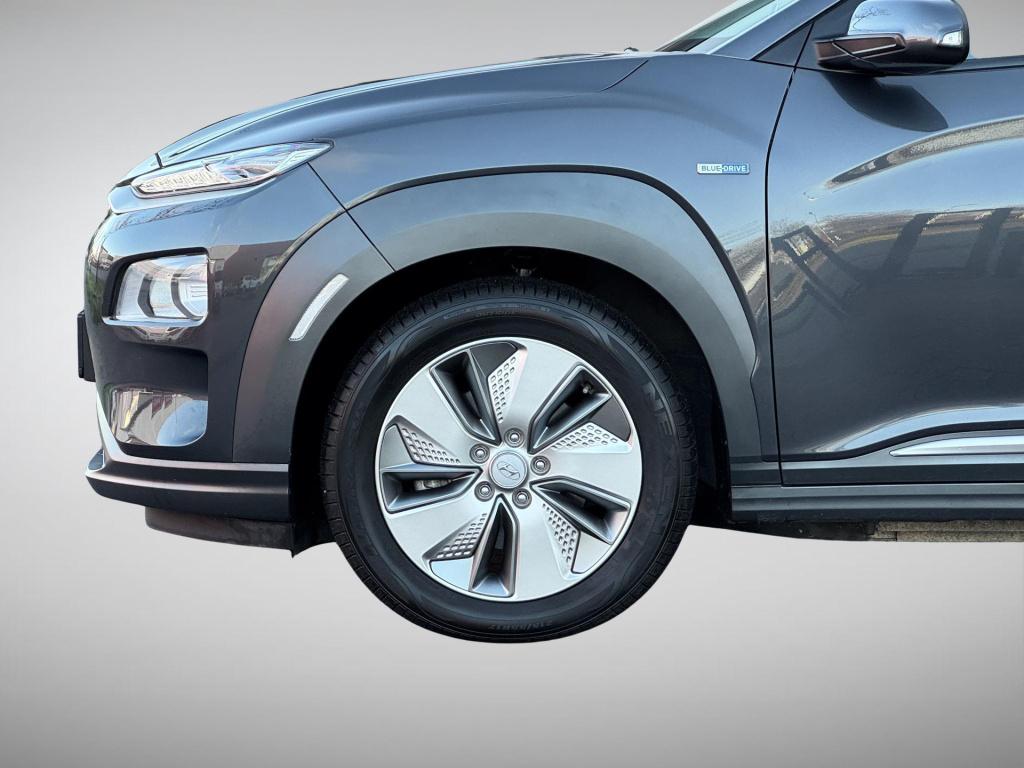 Hyundai Kona ev fashion 64 kwh soh 96%, 3-fase lader
