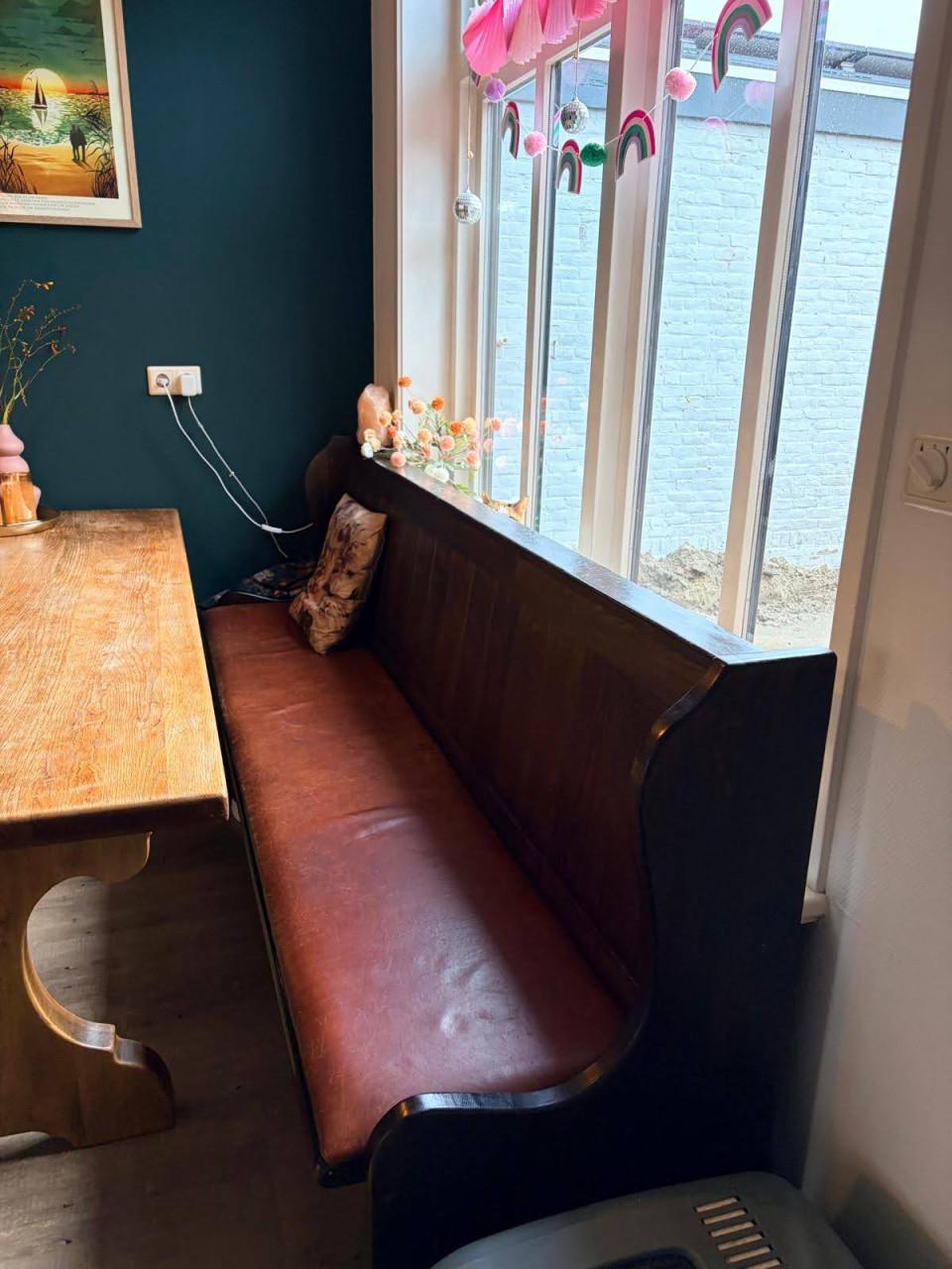 Mooie eikenhouten kerkbank
