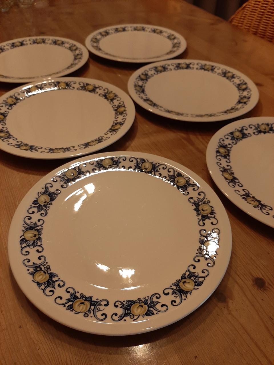 VILLEROY & BOCH , CADIZ - 6 ONTBIJTBORDJES - DIAMETER 20,5 CM